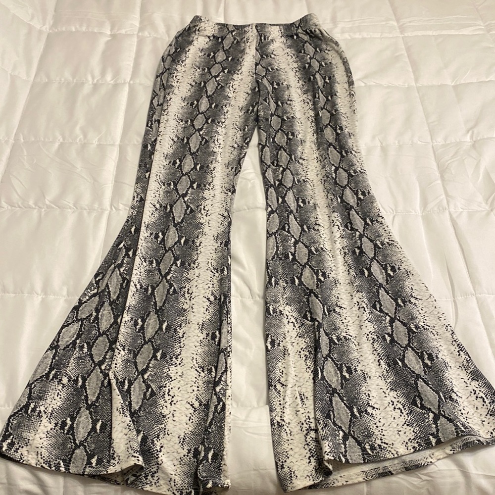 Fashion Nova Women’s Flare Pants